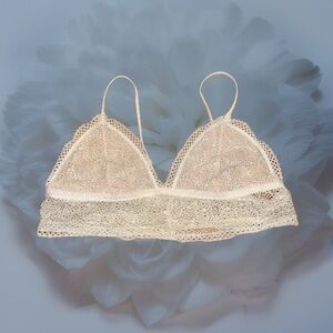 Elegant Victoria Secret Lace Bralette/Crop Top Cream With Adjustable Straps